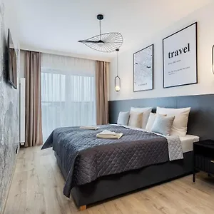 https://very-berry-zwierzyniecka-15-city-center-apartment.poznan-hotels.com